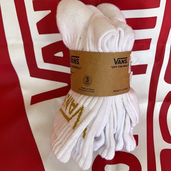 VANS “Off The Wall” Women’s 3 pairs socks set
NWT - Picture 11 of 16
